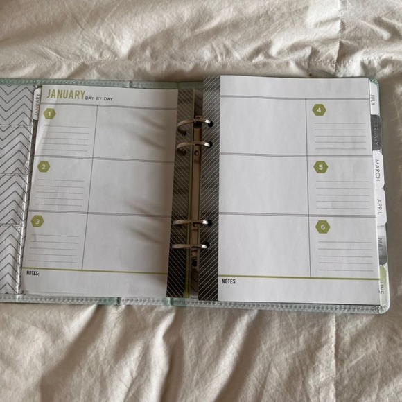 Light Green 12 Month Refillable Planner - Picture 6 of 10